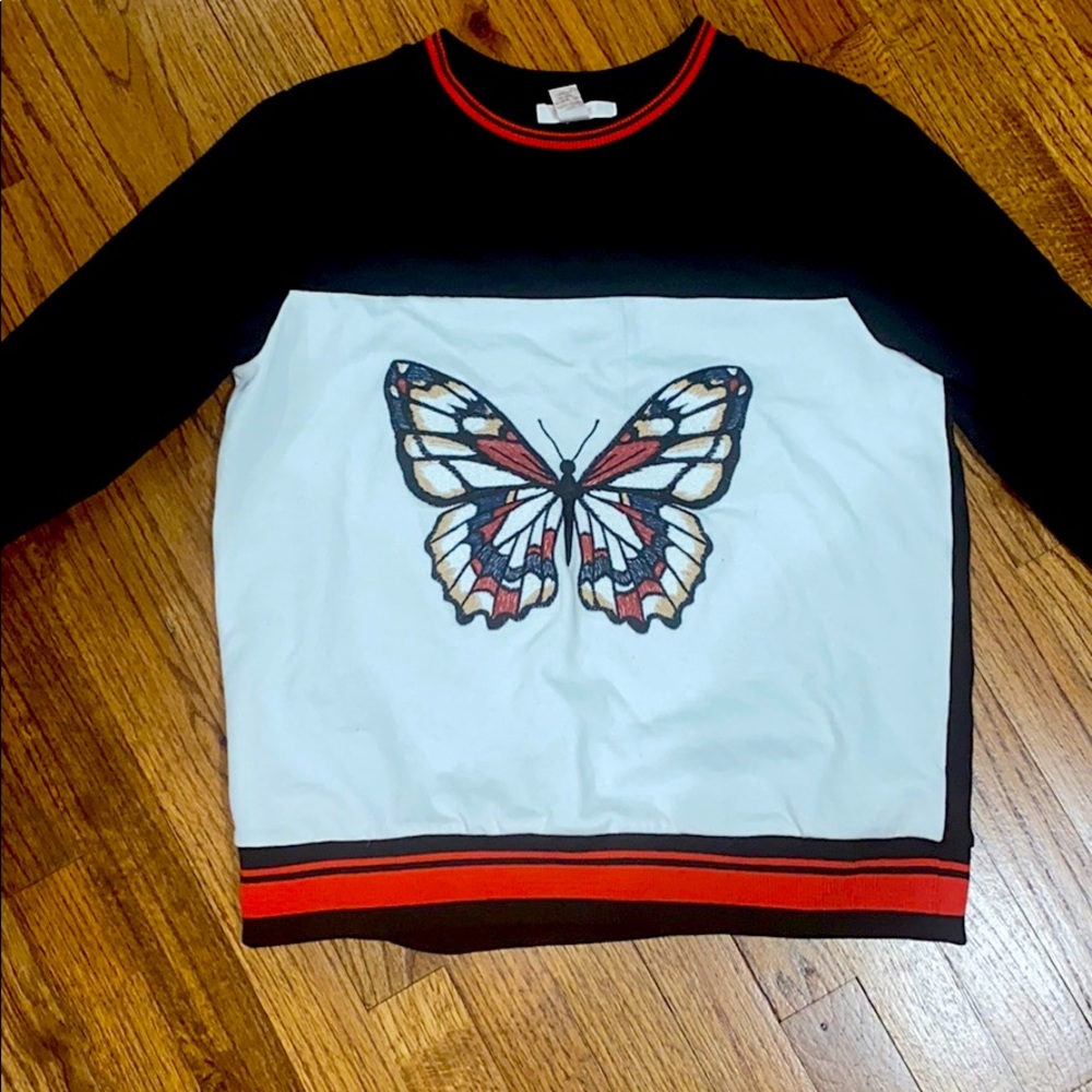 Butterfly sweatshirt size medium forever 21!